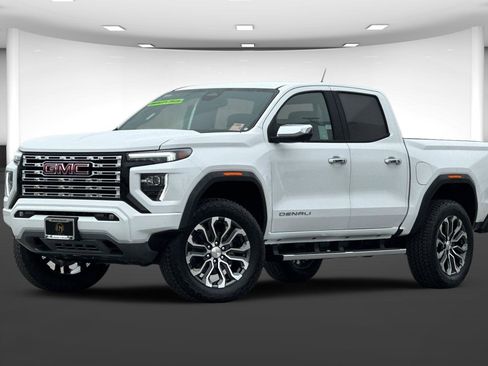 New 2026 GMC Canyon Denali image 2