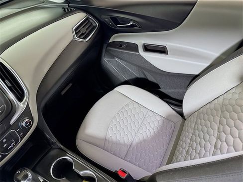 Used 2020 Chevrolet Equinox LS w/ LS Convenience Package image 19