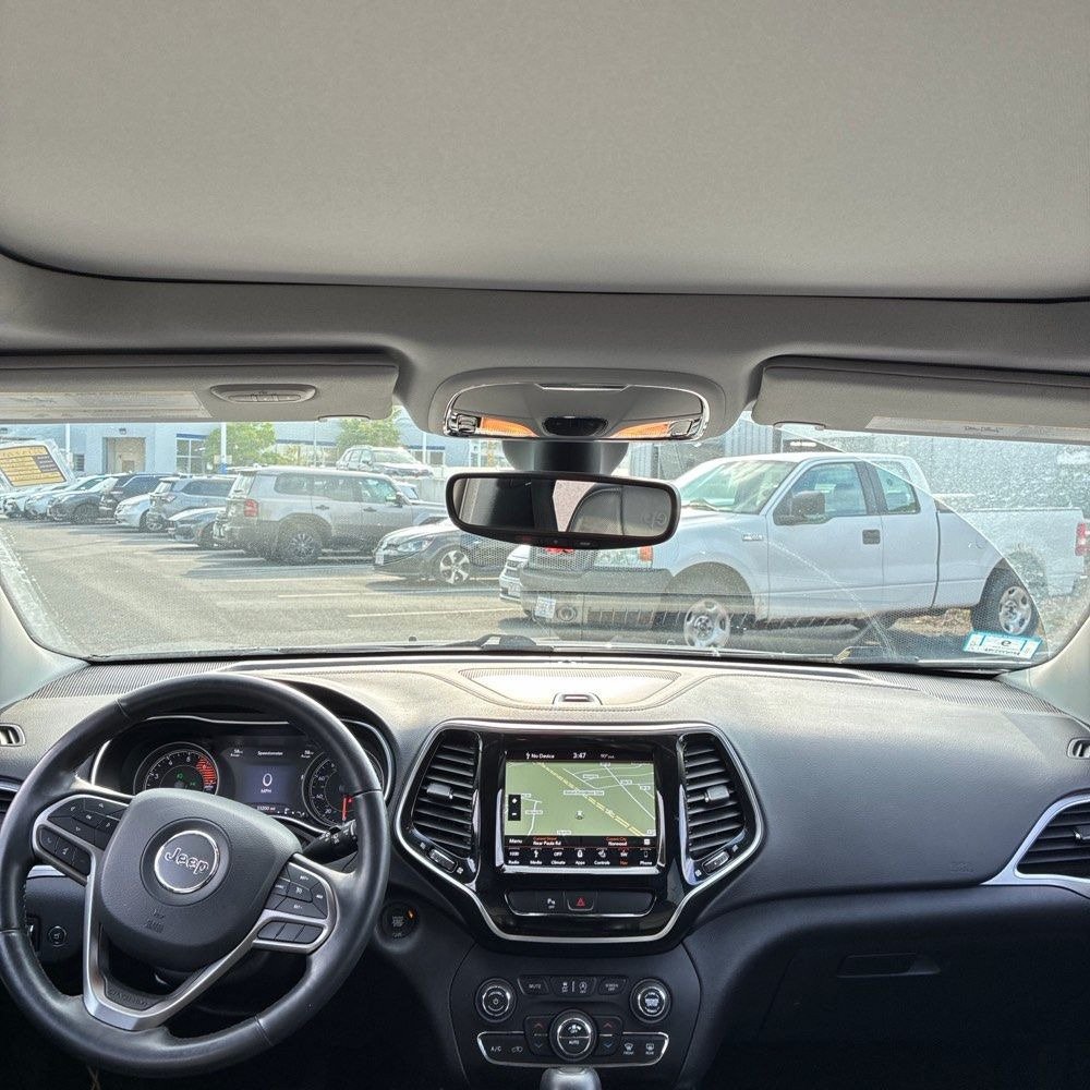 Used 2019 Jeep Cherokee Limited AWD/4WD image 7
