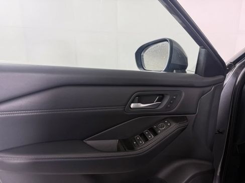 Used 2024 Nissan Rogue SL w/ SL Premium Package FWD image 32