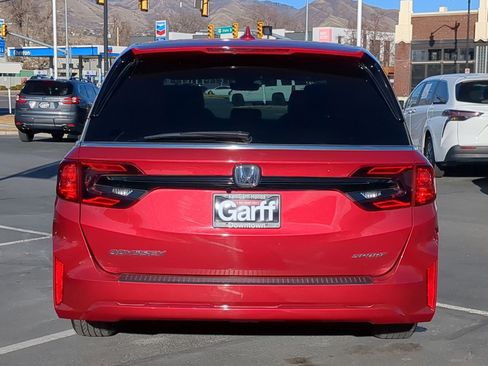 Used 2025 Honda Odyssey Sport-L image 7