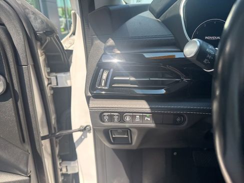 Used 2023 Acura MDX SH-AWD w/ Advance Package image 31