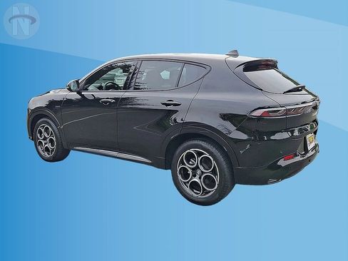 Used 2025 Alfa Romeo Tonale AWD/4WD image 6