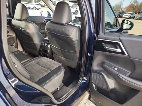 Used 2024 Mitsubishi Outlander FWD image 18