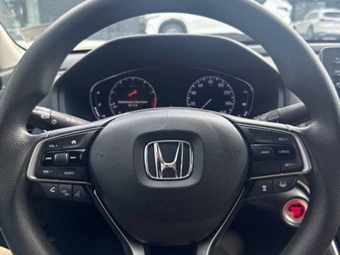 Used 2020 Honda Accord LX image 5