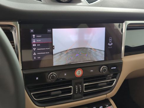 Certified 2025 Porsche Macan AWD/4WD image 23