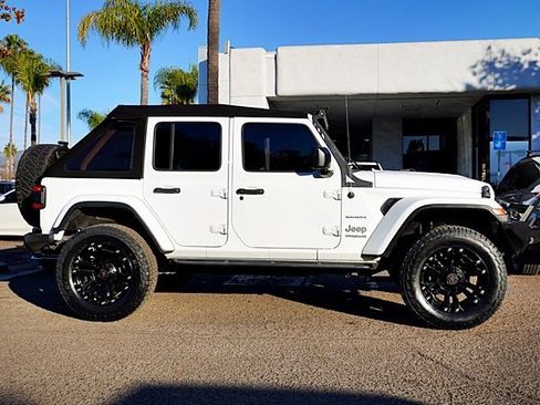 Used 2018 Jeep Wrangler Unlimited Sahara image 7