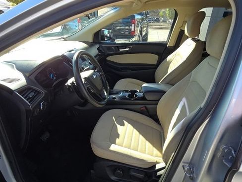 Used 2017 Ford Edge SE FWD image 15
