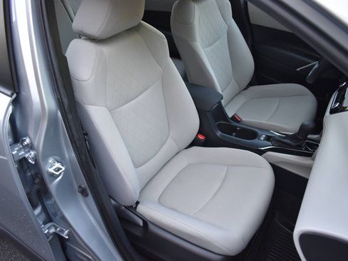 Used 2023 Toyota Corolla Cross L FWD image 19