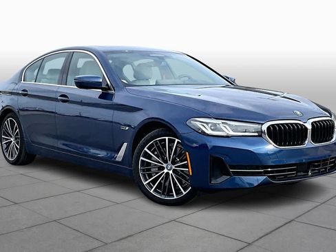 Used 2023 BMW 530e w/ Executive Package image 2