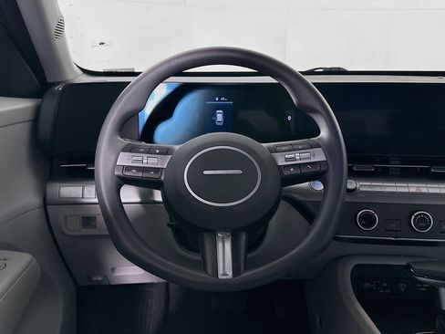 Used 2024 Hyundai Kona SE image 18