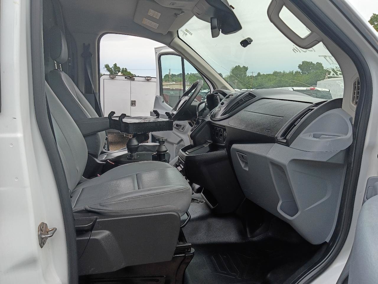 Used 2019 Ford Transit 150 130 Low Roof RWD image 14