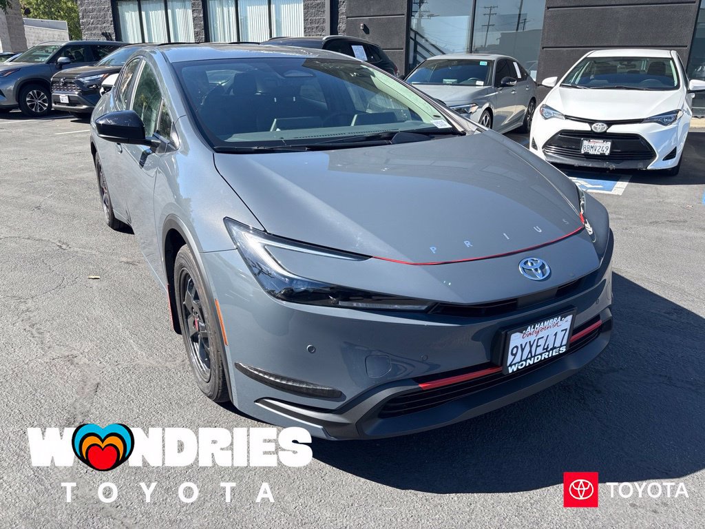 Used 2026 Toyota Prius LE FWD image 1