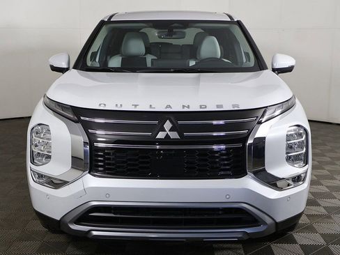 New 2025 Mitsubishi Outlander SE FWD image 14