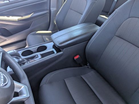 Used 2024 Nissan Altima 2.5 SV image 17