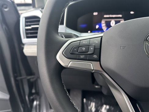 New 2026 Volkswagen Taos SE image 19