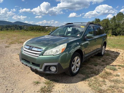 Used 2013 Subaru Outback 2.5i Premium w/ All-Weather Pkg AWD/4WD image 3
