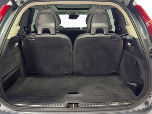 Used 2016 Volvo XC90 T6 Momentum w/ Momentum Plus Package image 32