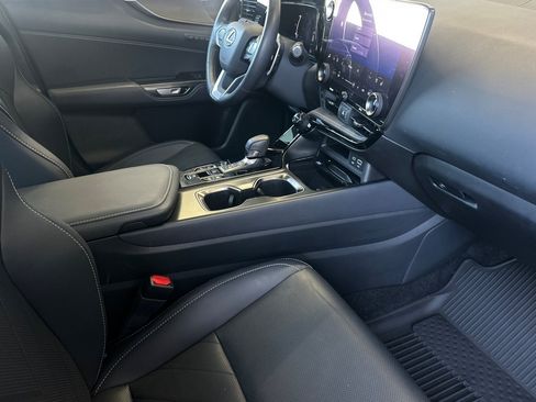 Used 2025 Lexus NX 450h+ AWD w/ Luxury Package image 15