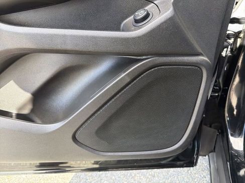 Used 2023 GMC Terrain SLT image 25