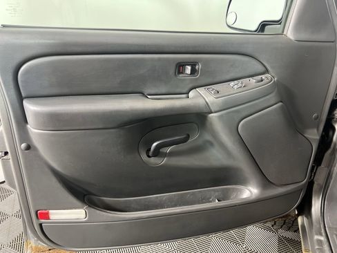 Used 2007 Chevrolet Silverado 2500 W/T w/ Skid Plate Package AWD/4WD image 18