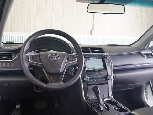 Used 2016 Toyota Camry SE FWD image 11