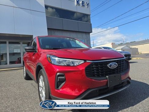 Used 2023 Ford Escape Active image 1
