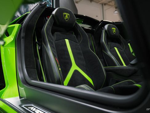 Used 2021 Lamborghini Aventador SVJ image 36