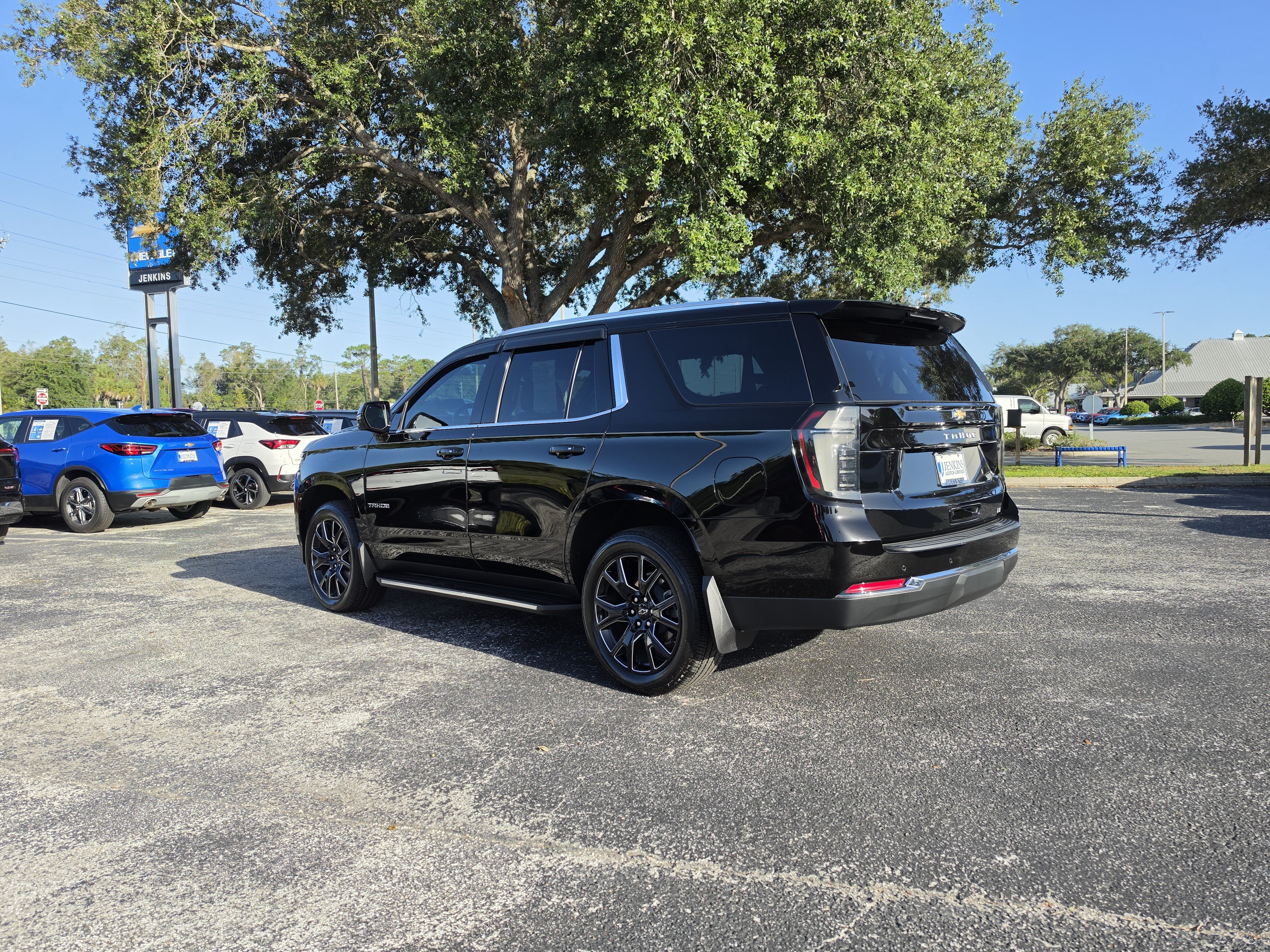 Used 2026 Chevrolet Tahoe LT w/ Comfort Package AWD/4WD image 8