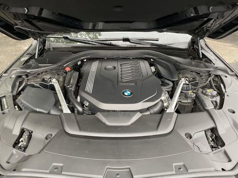 Used 2020 BMW 740i w/ M Sport Package RWD image 12