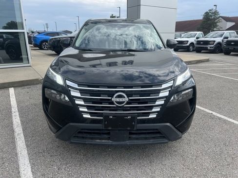 Used 2024 Nissan Rogue SV image 9