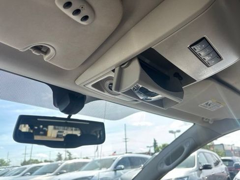 Used 2014 Chrysler Town & Country Touring-L FWD image 26