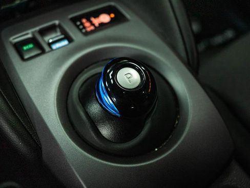 Used 2024 Nissan Leaf S image 17