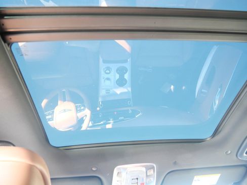 New 2026 Genesis GV70 2.5T Advanced image 6