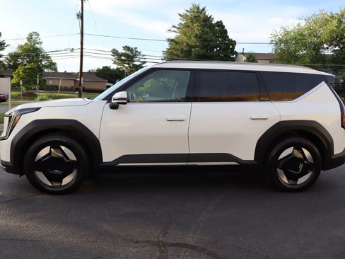 Certified 2024 Kia EV9 Wind AWD/4WD image 7