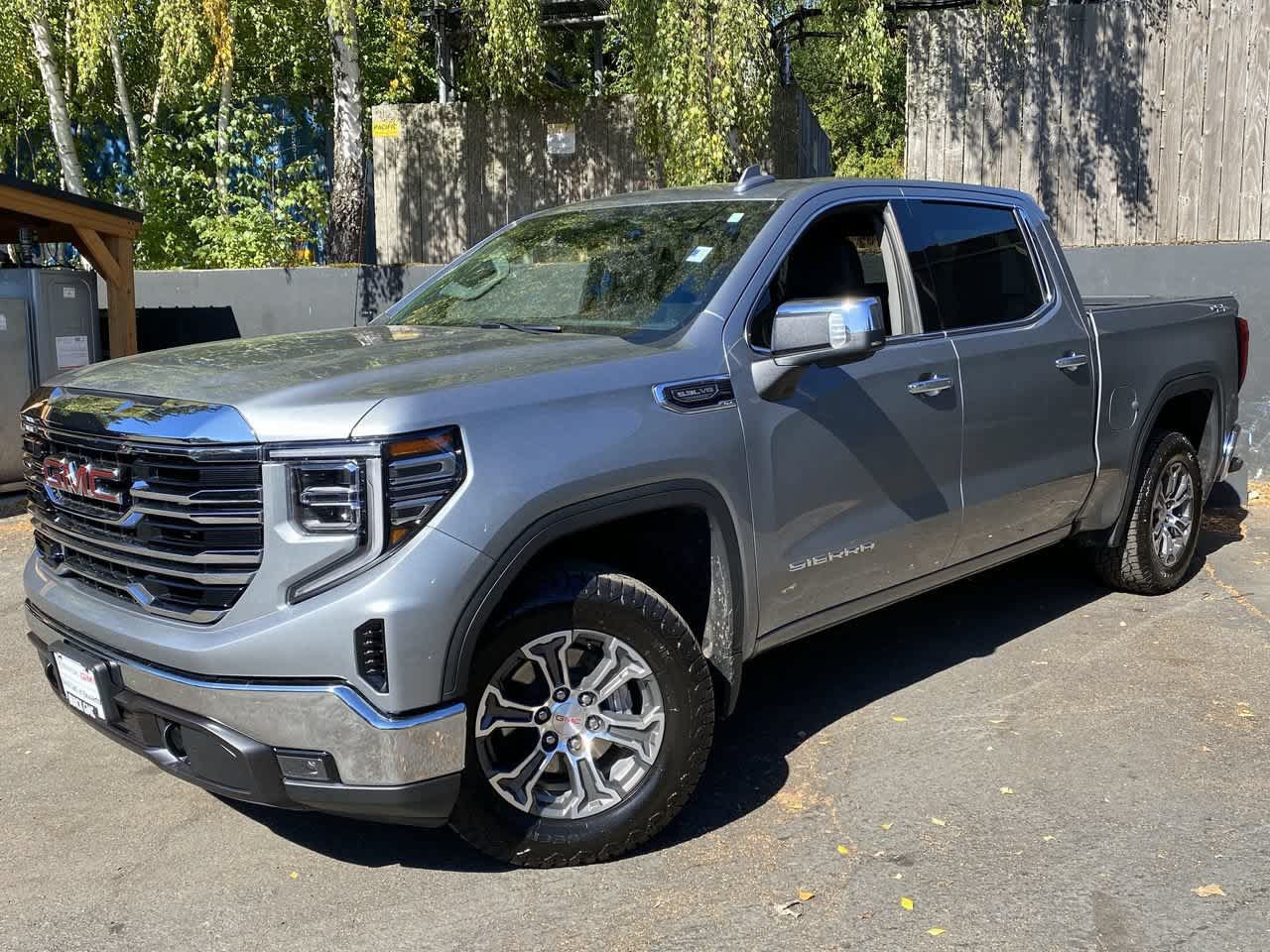 Used 2026 GMC Sierra 1500 SLT AWD/4WD image 1