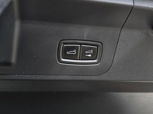 Used 2020 Porsche Panamera 4 AWD/4WD image 38
