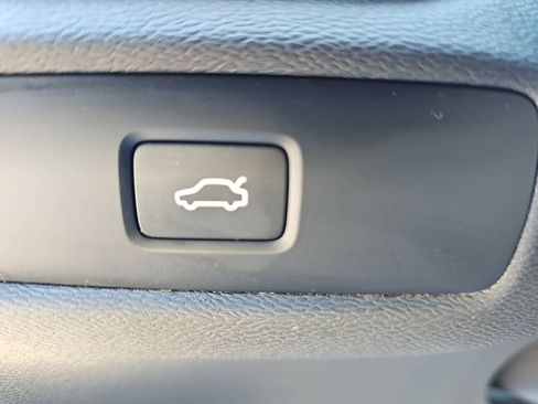 Used 2024 Volvo S60 B5 Plus FWD image 18