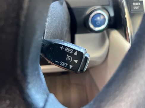 Used 2012 Toyota Camry LE FWD image 14