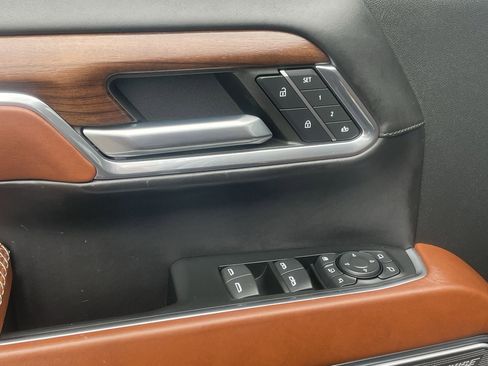 Used 2024 GMC Sierra 2500 Denali Ultimate image 29