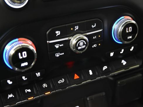 Used 2020 GMC Sierra 1500 AT4 w/ AT4 Premium Package AWD/4WD image 30