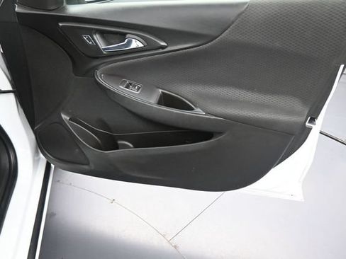 Used 2016 Chevrolet Malibu LT FWD image 13