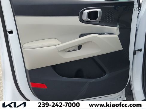 Used 2025 Kia Sorento S w/ Panoramic Sunroof Package FWD image 23