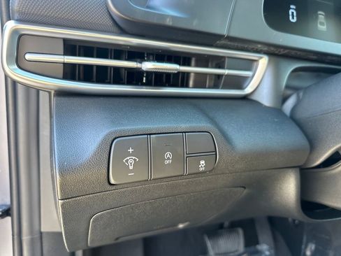 Used 2026 Hyundai Elantra SE image 18