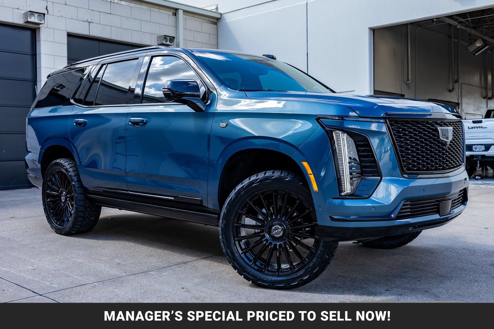 Used 2025 Cadillac Escalade Sport Platinum AWD/4WD image 1