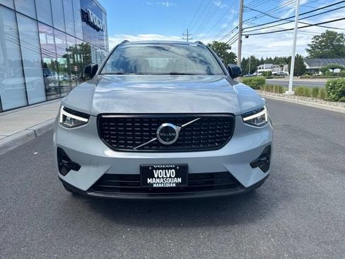 Used 2025 Volvo XC40 B5 Plus AWD/4WD image 7