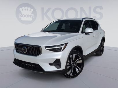 New 2025 Volvo XC40 B5 Ultra w/ Climate Package
