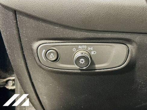 Used 2018 Chevrolet Equinox LT w/ Sun & Infotainment Package AWD/4WD image 9