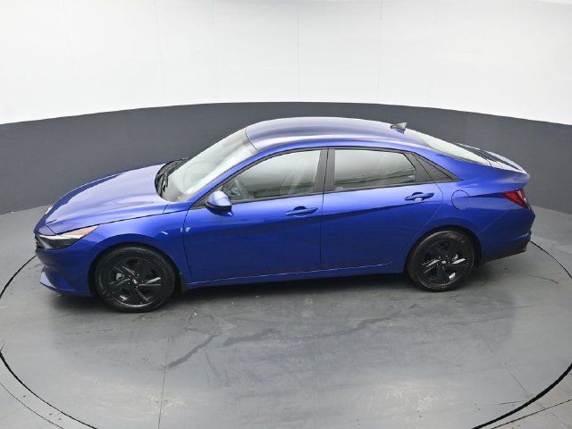Used 2023 Hyundai Elantra SEL FWD image 32