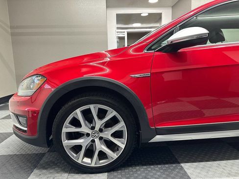 Used 2017 Volkswagen Golf Alltrack SEL image 15